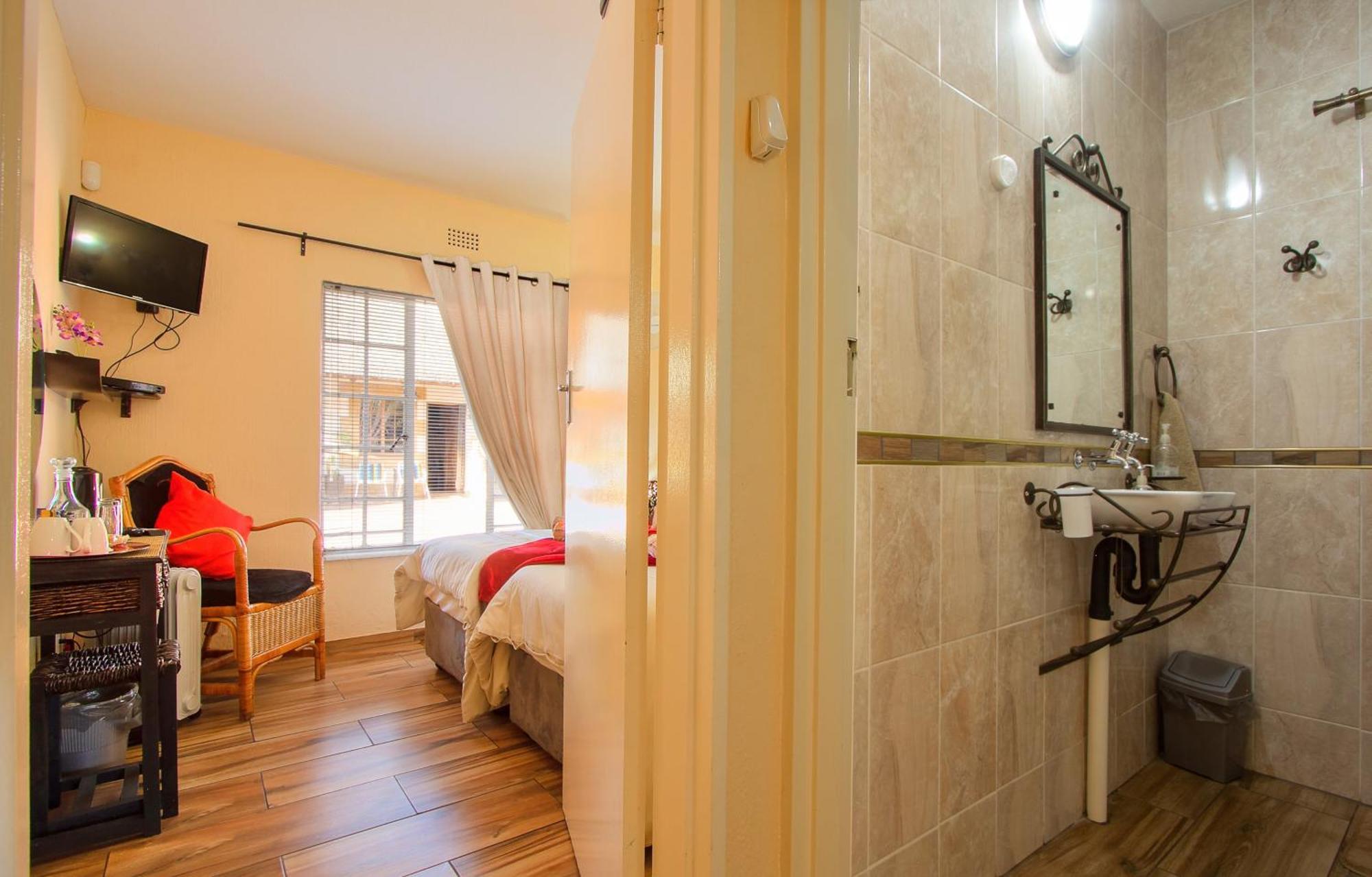 All Over Africa Guest House Kempton Park Extérieur photo