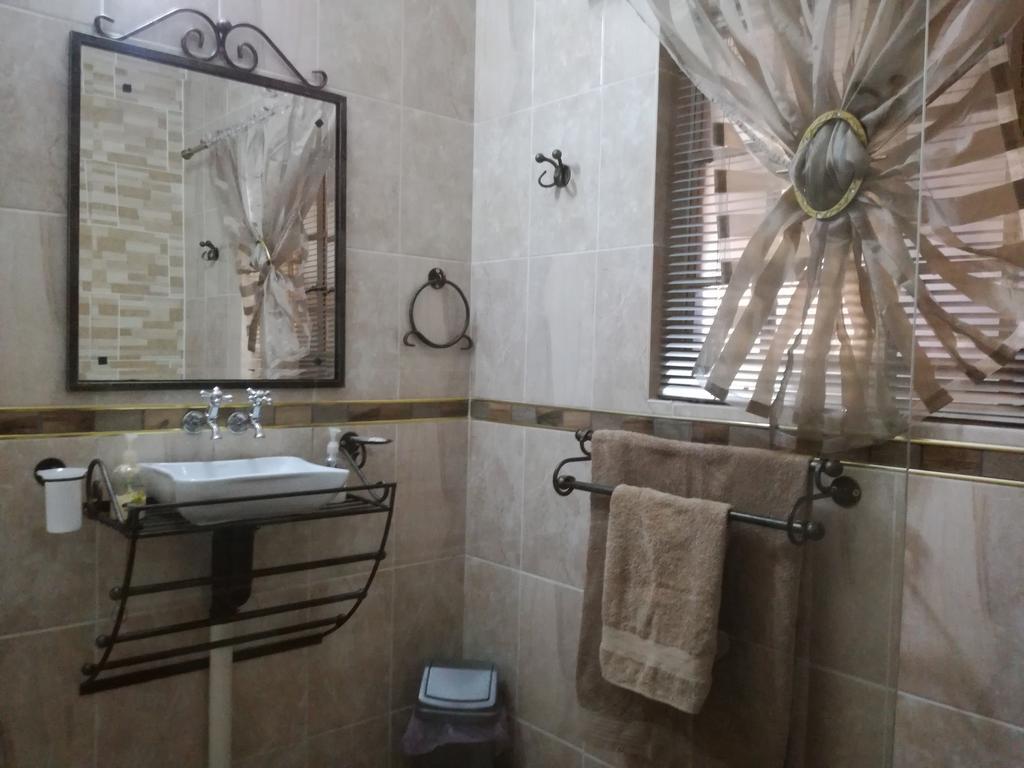 All Over Africa Guest House Kempton Park Extérieur photo