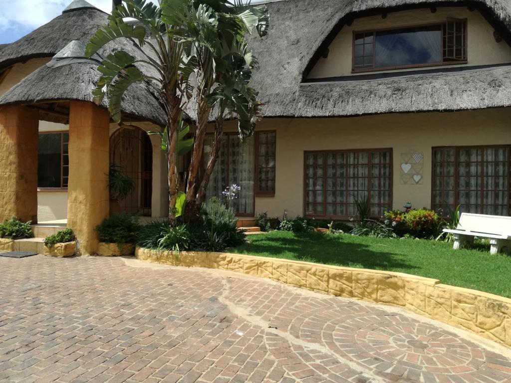 All Over Africa Guest House Kempton Park Extérieur photo