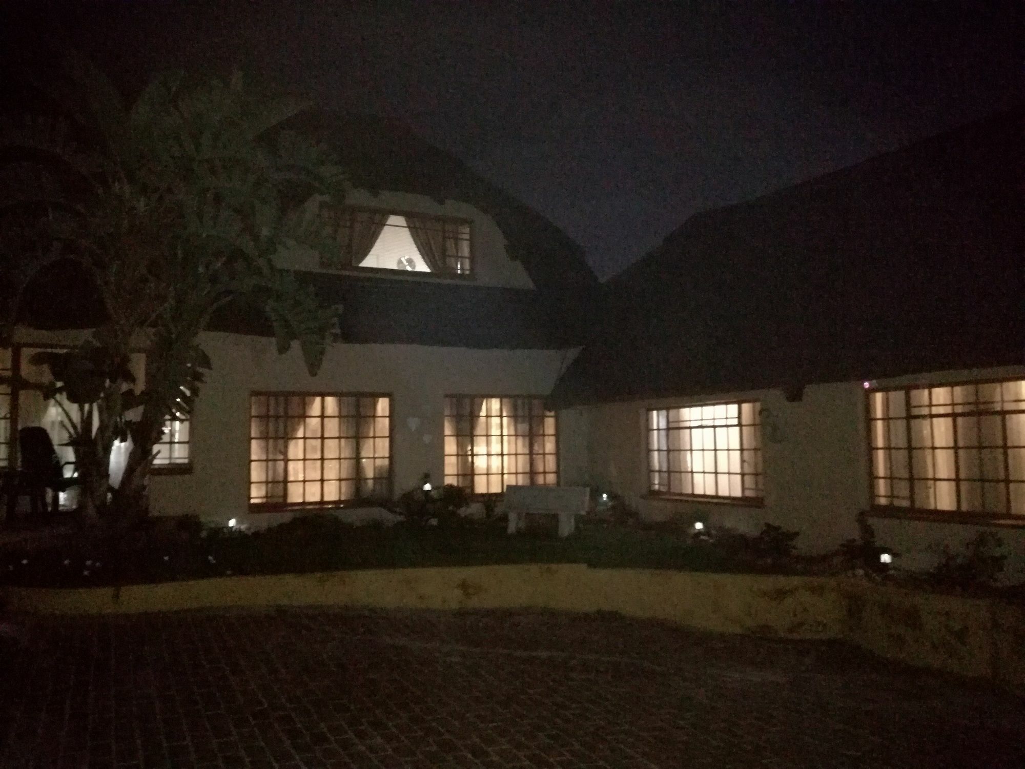 All Over Africa Guest House Kempton Park Extérieur photo
