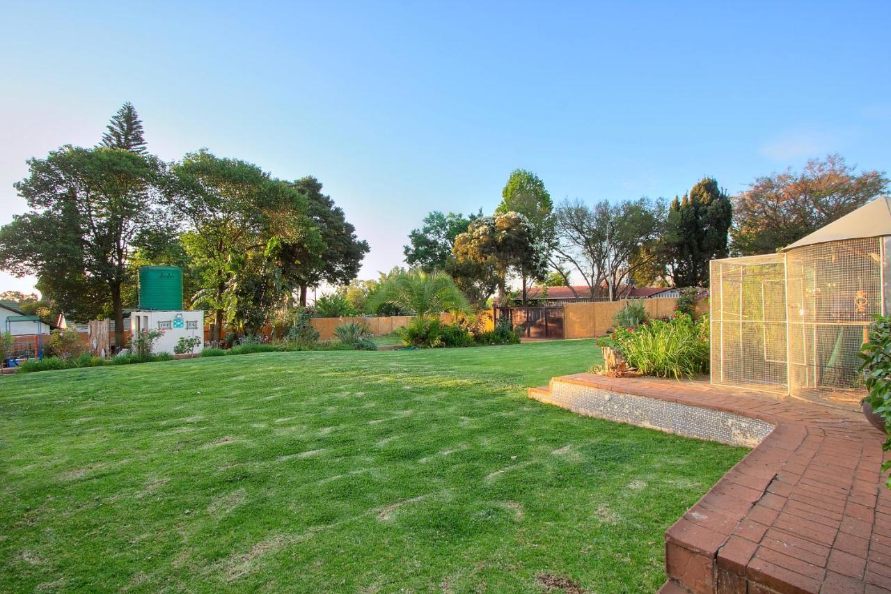 All Over Africa Guest House Kempton Park Extérieur photo