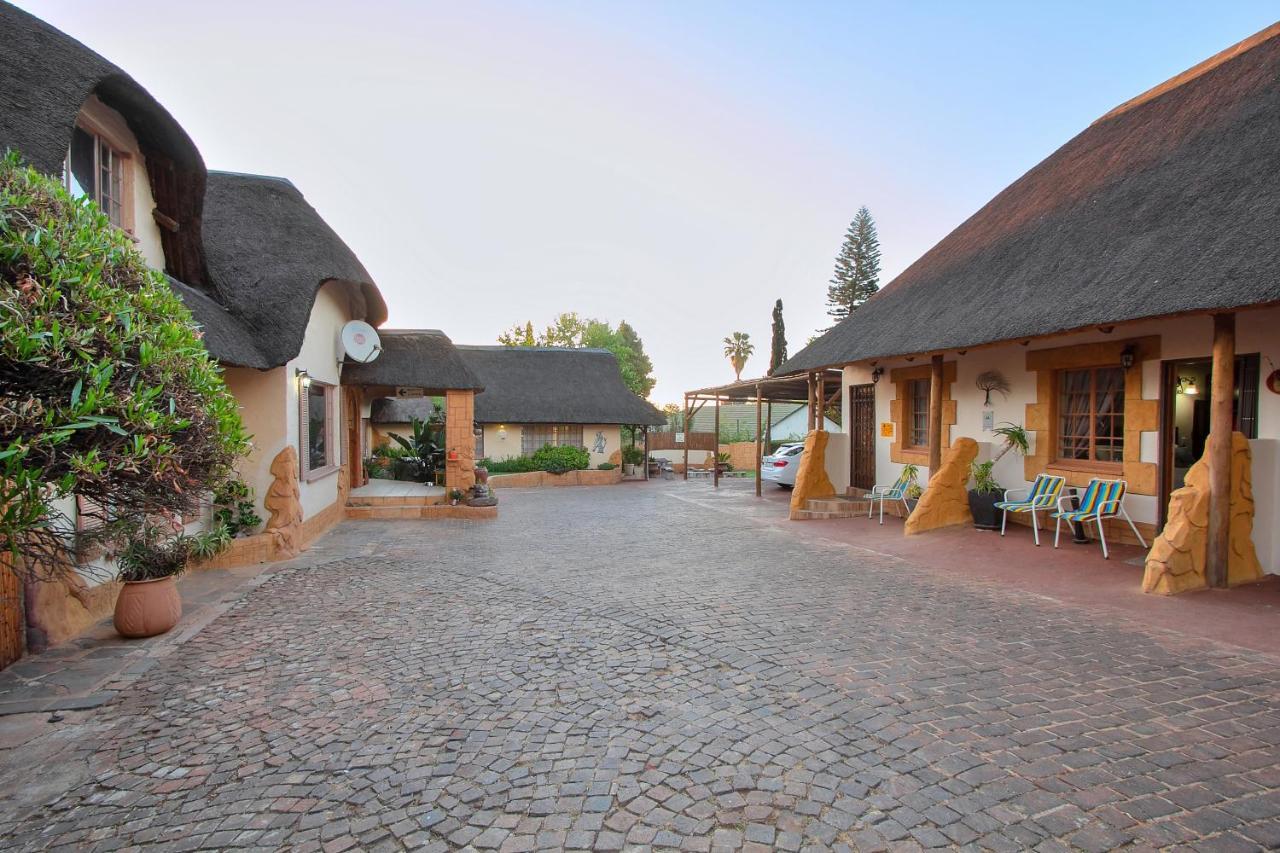 All Over Africa Guest House Kempton Park Extérieur photo